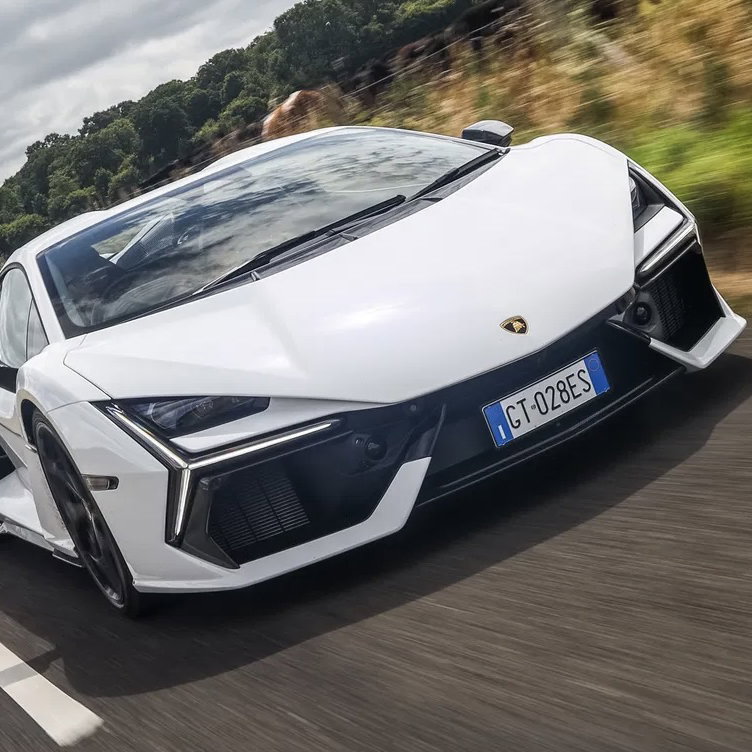 Lamborghini Revuelto