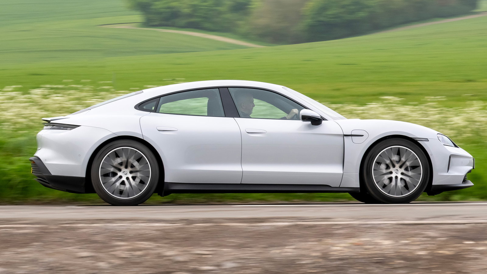 2025 Porsche Taycan, side