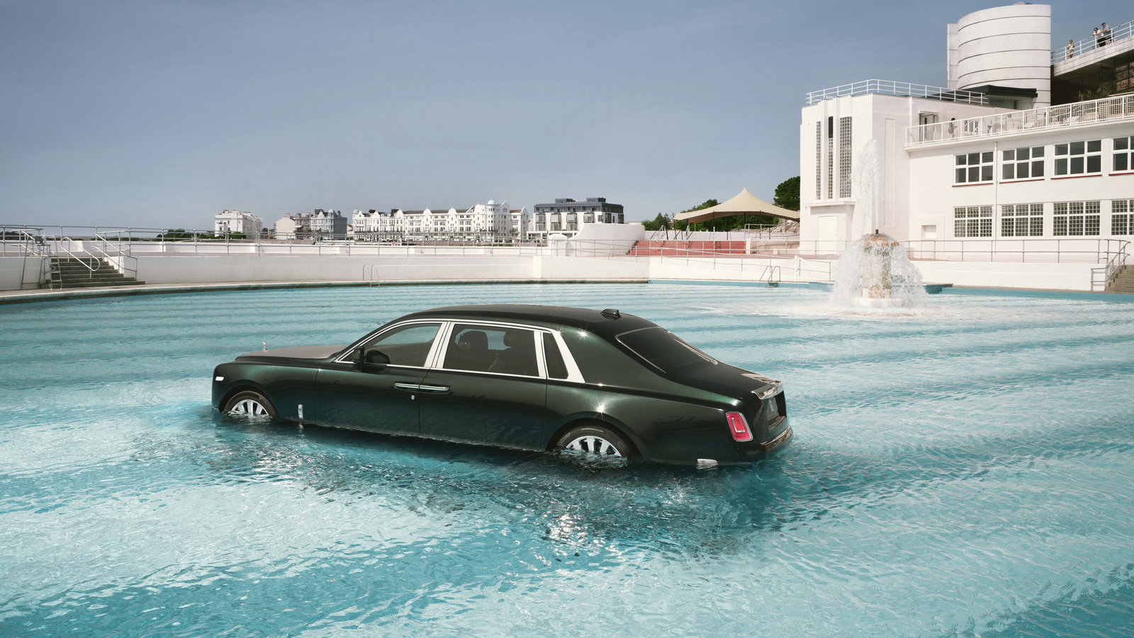 Rolls-Royce Phantom in a swimming pool - rear