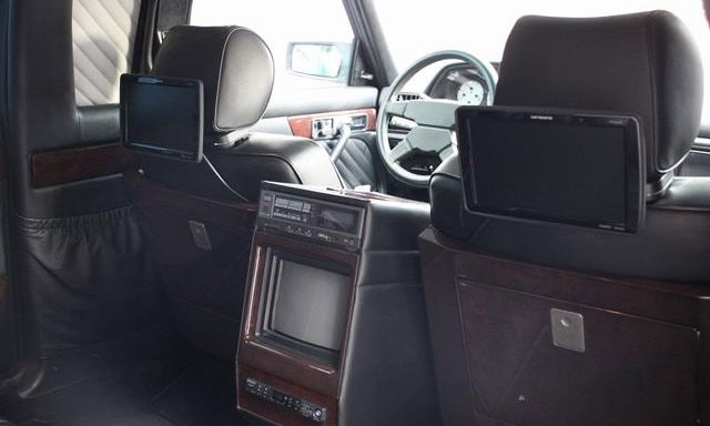 Mercedes 560SEL AMG limo - interior