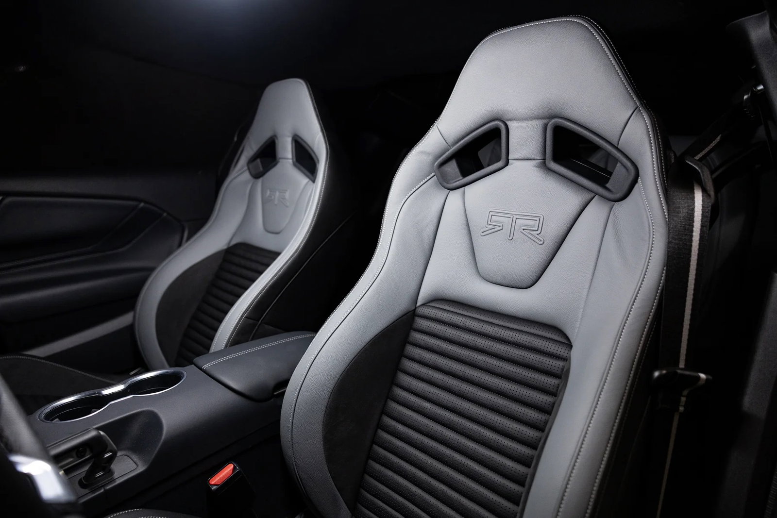 RTR Spec 5 Ford Mustang - interior