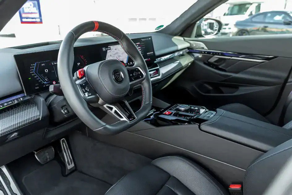 Manhart MH5 900E - interior