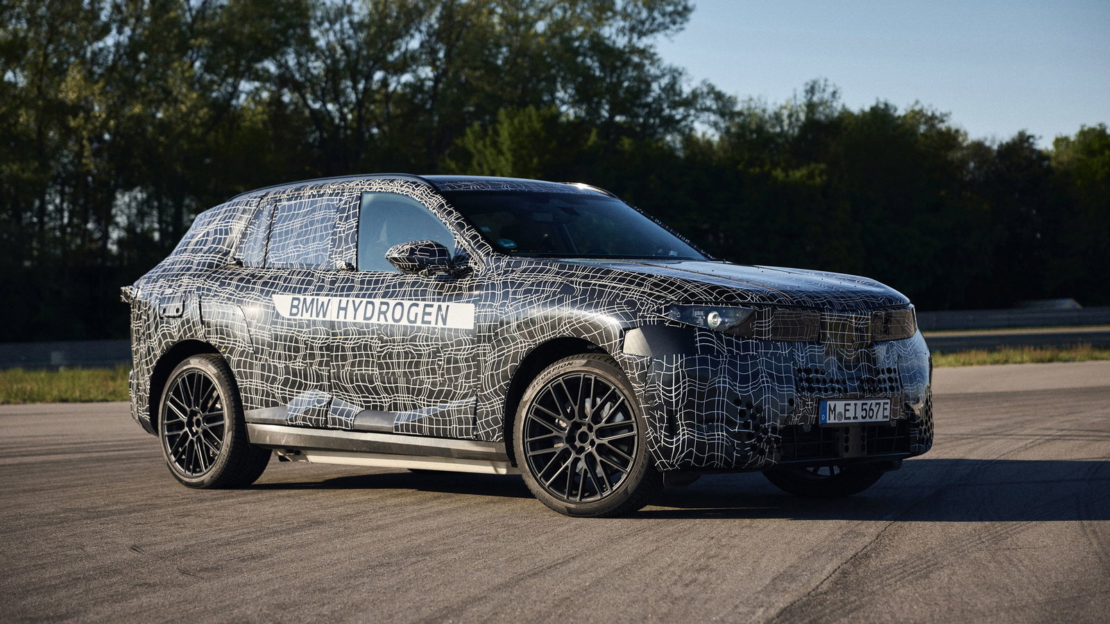 BMW iX5 Hydrogen prototype - front