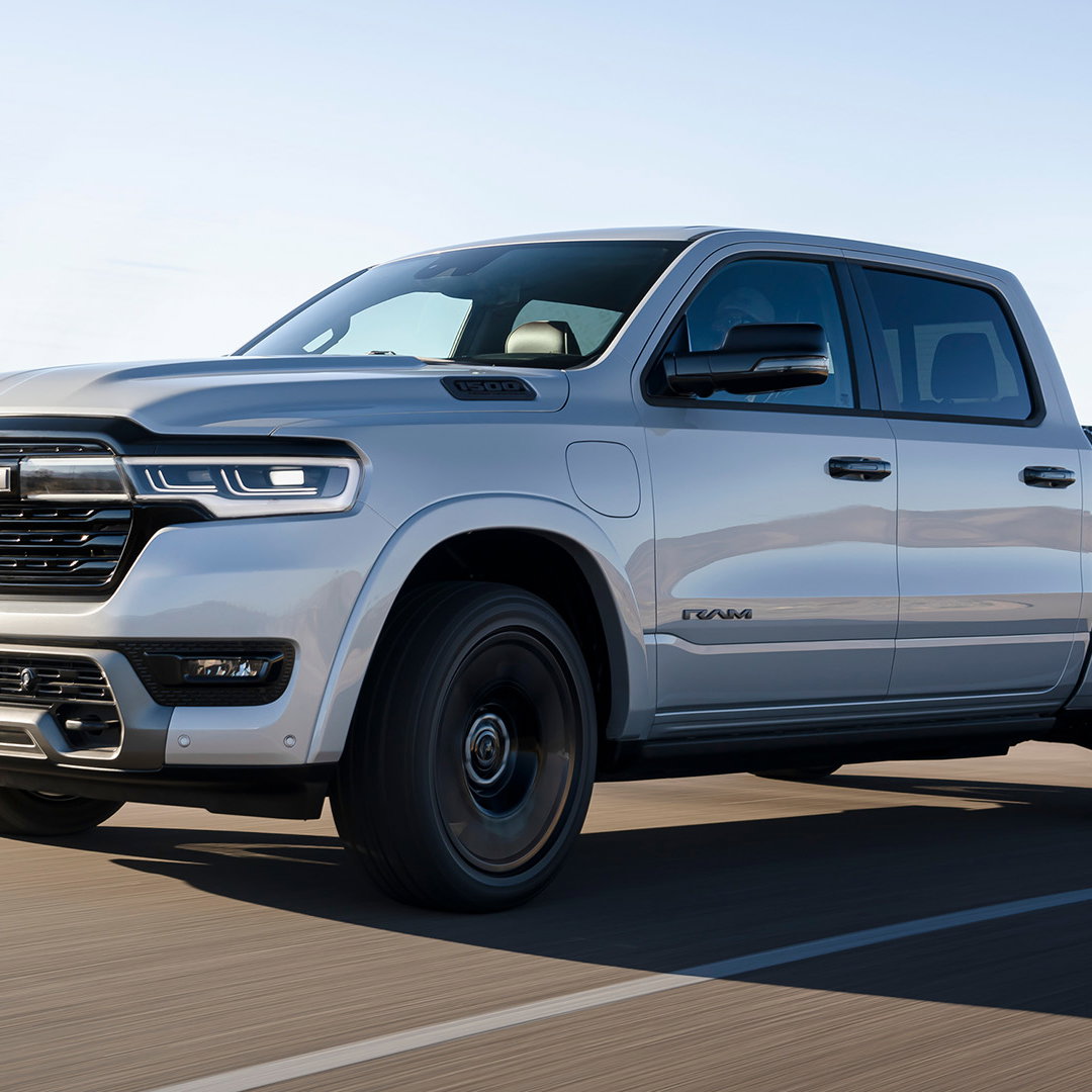 Ram 1500, front