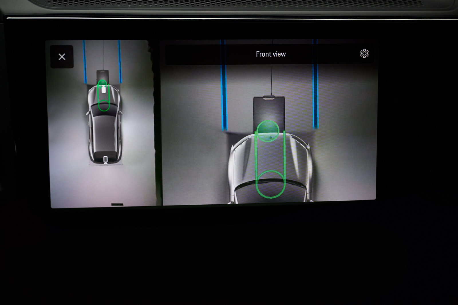 Porsche Cayenne wireless charging - parking view