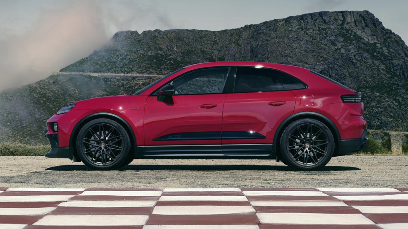 Porsche Macan GTS, side