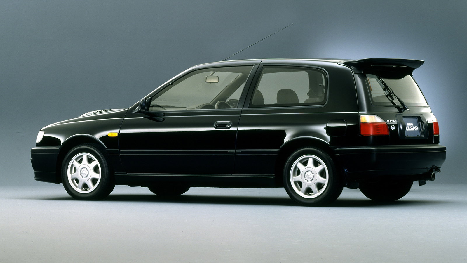 Nissan Pulsar GTI-R, rear