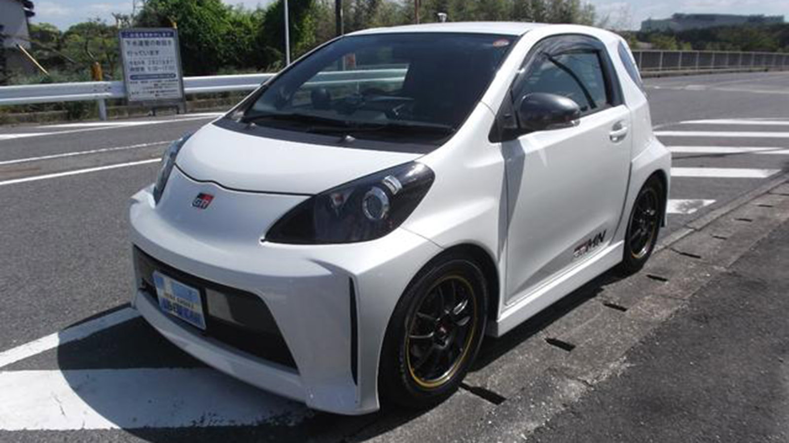 Toyota iQ GRMN Supercharger