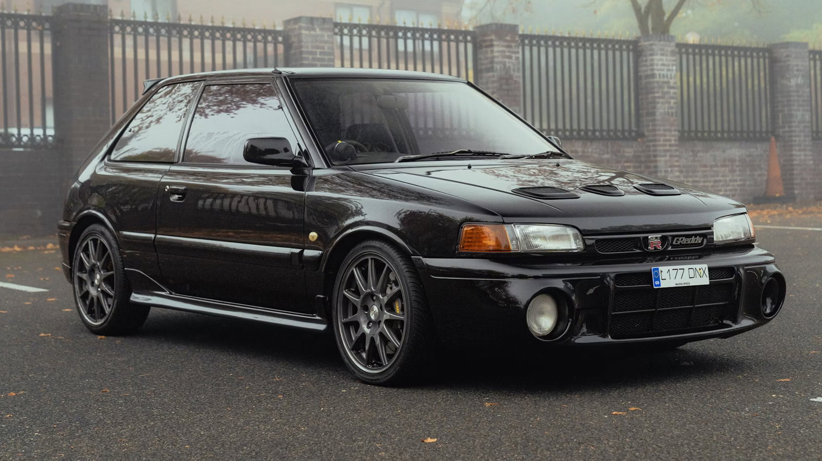 Mazda 323 GT-R, front