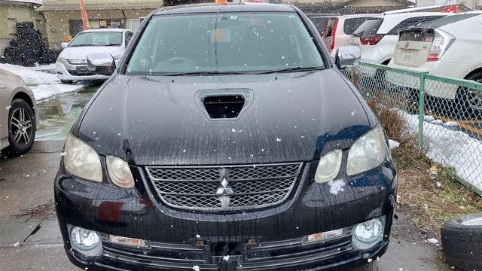 Mitsubishi Airtrek Turbo-R - front