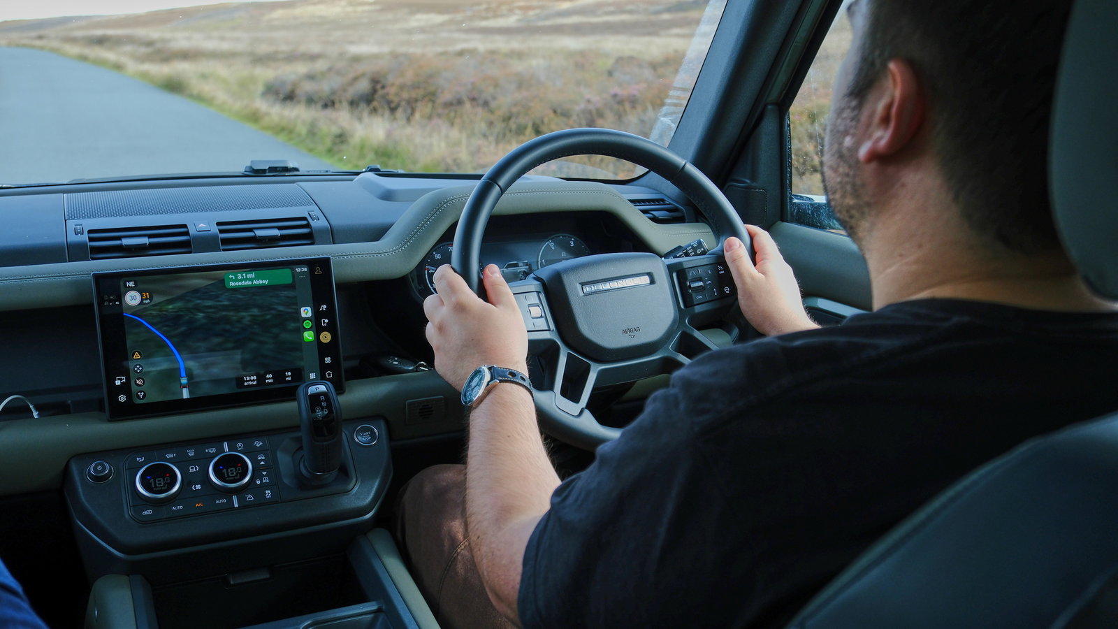 Land Rover Defender 90 - interior, driving