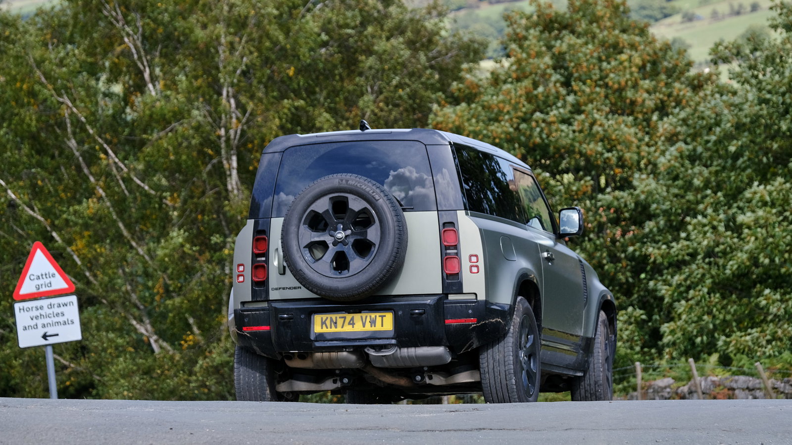 Land Rover Defender 90 - rear, driving