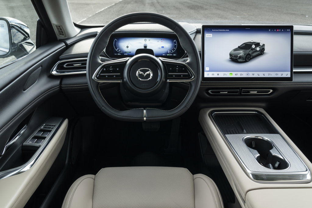 Mazda 6e - interior