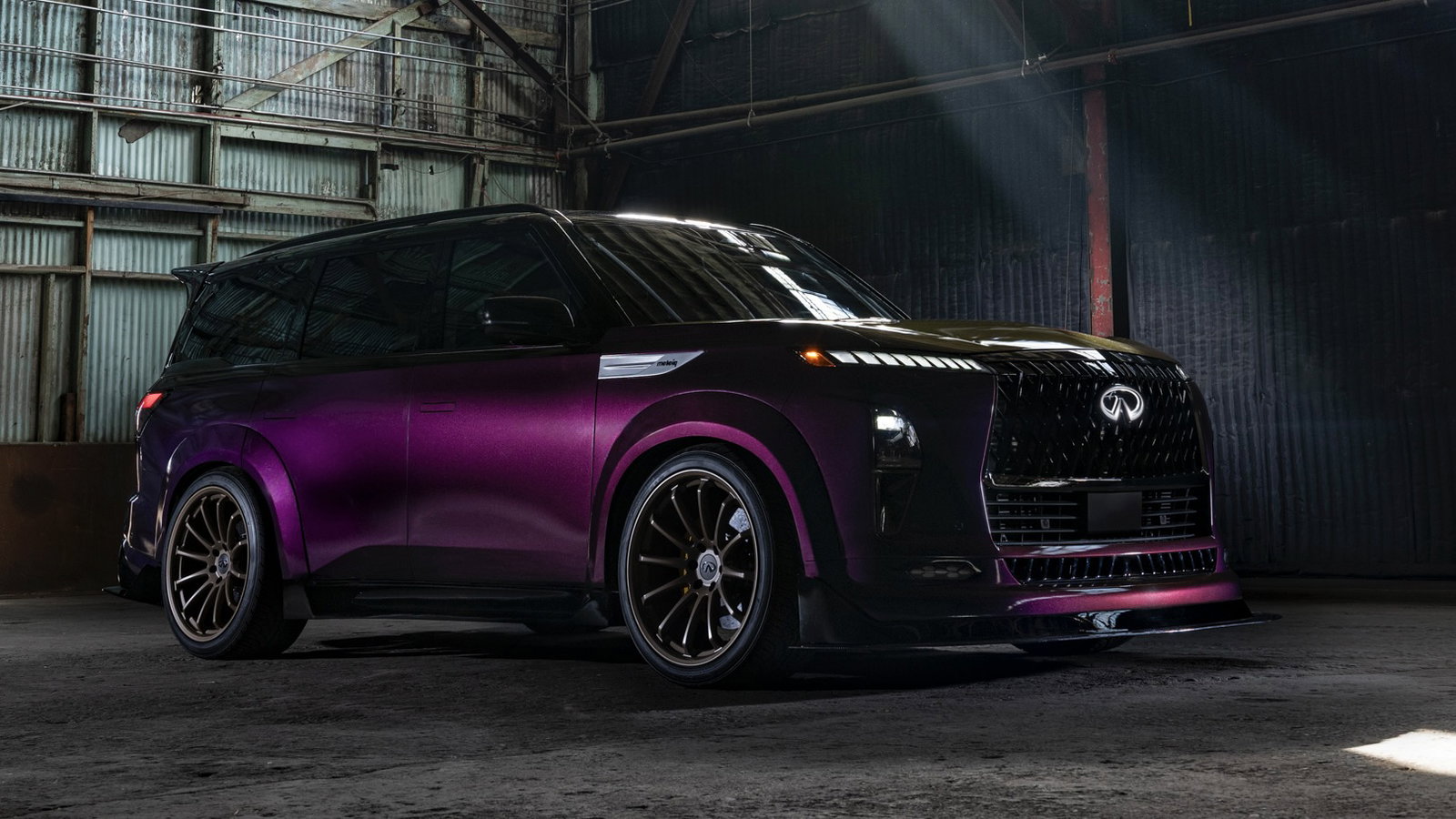 Infiniti QX80 R-Spec - front