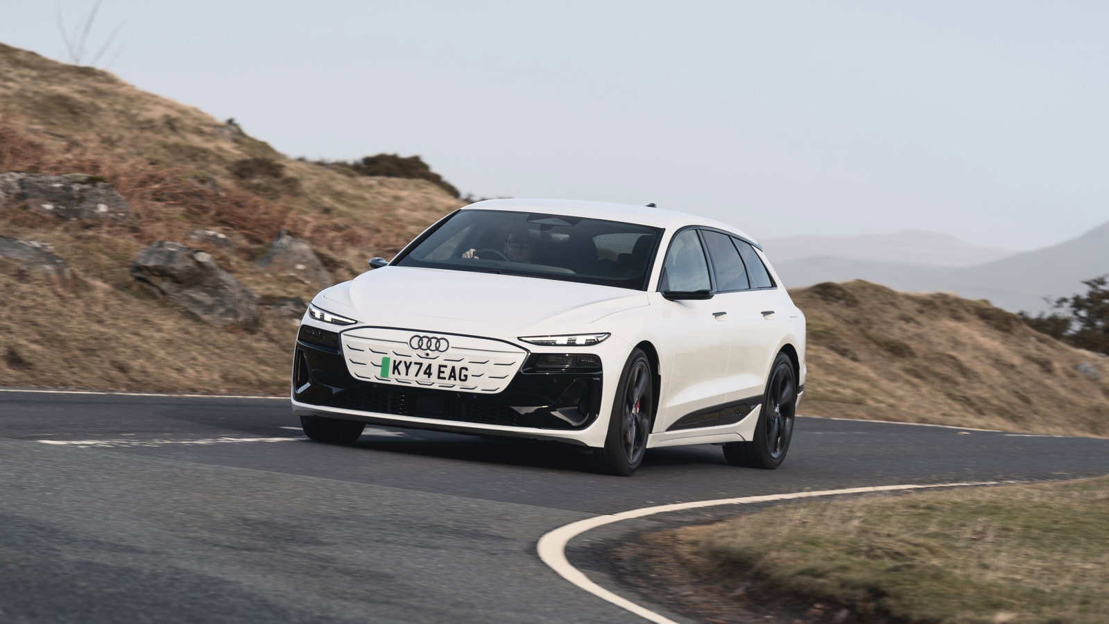 Audi S6 Avant E-Tron - front, driving