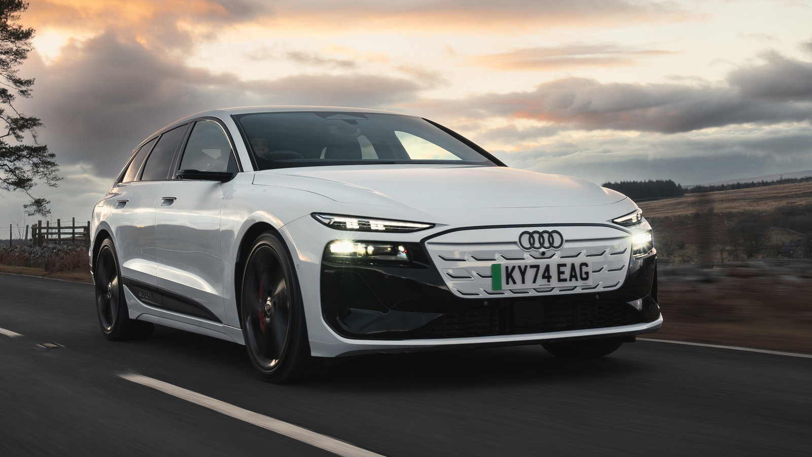 Audi S6 Avant E-Tron - front, driving