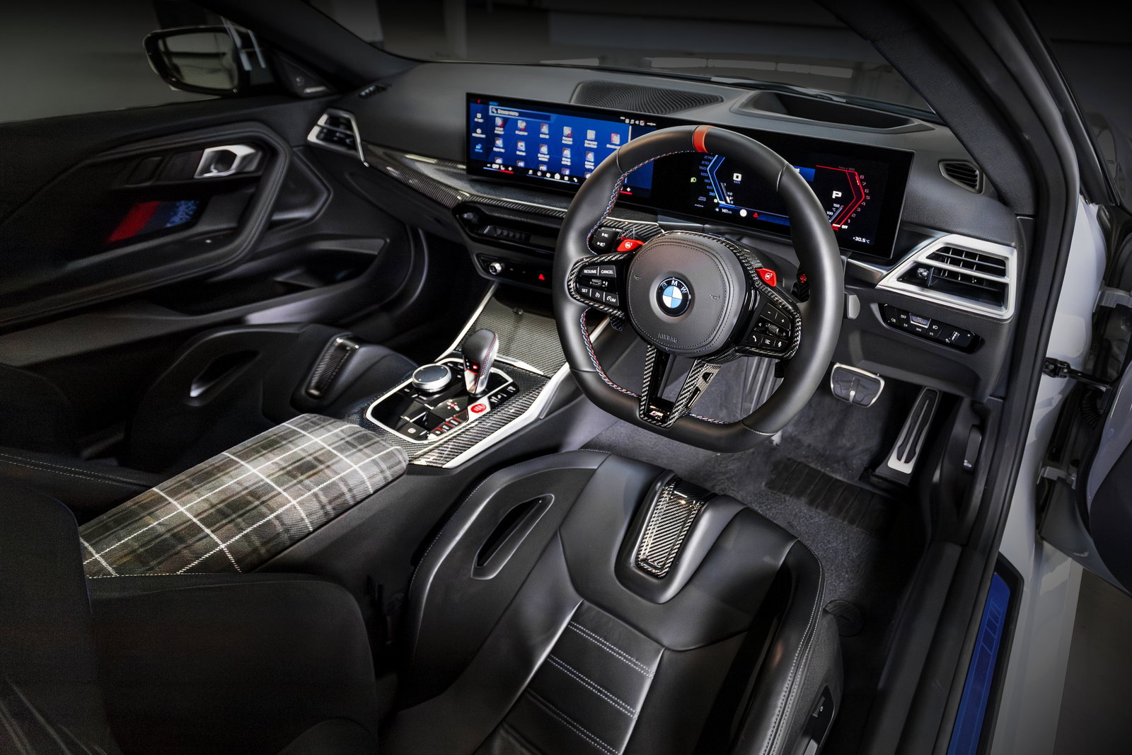 BMW 333i Homage - interior