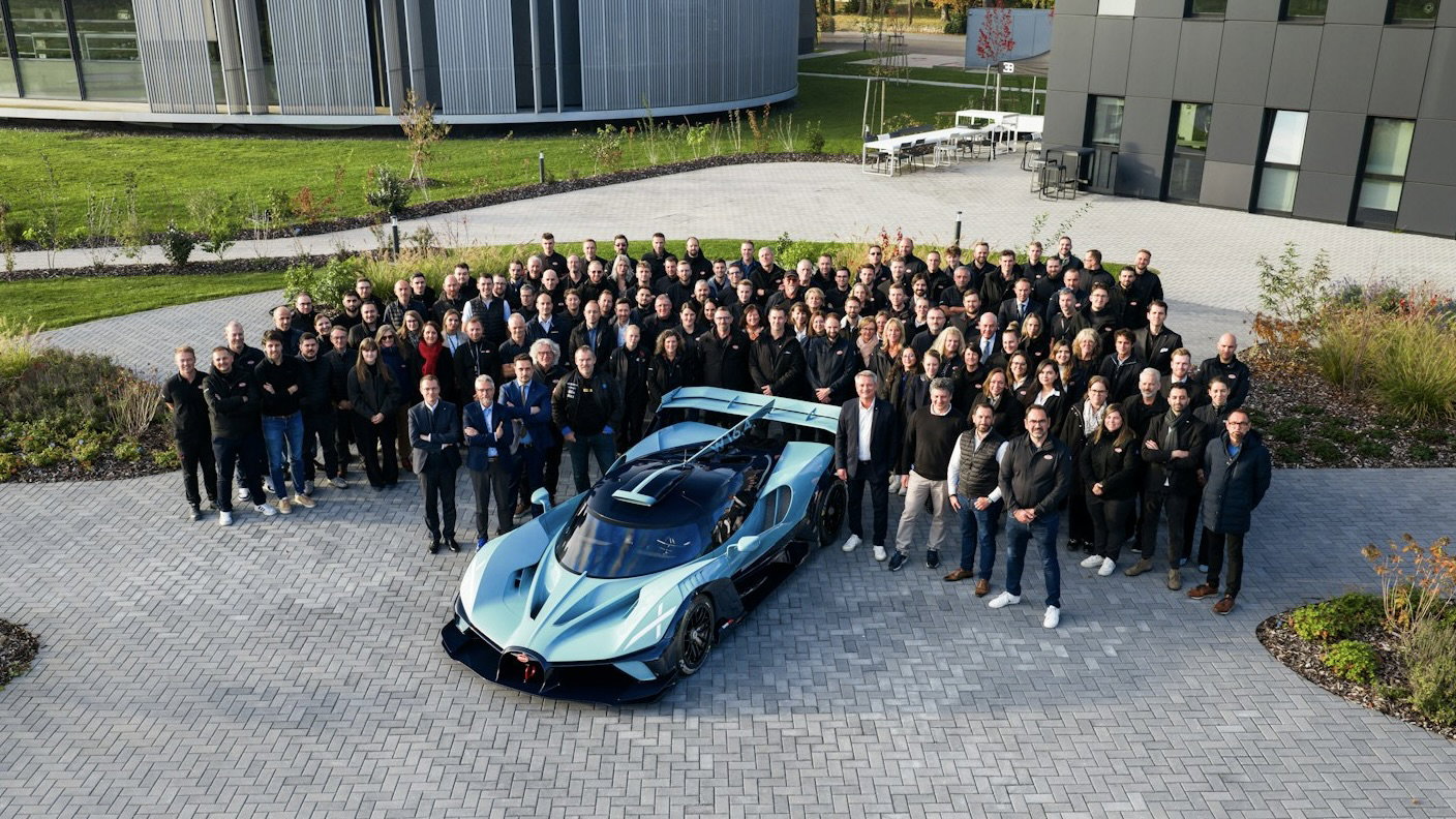 Final Bugatti Bolide with Bugatti team