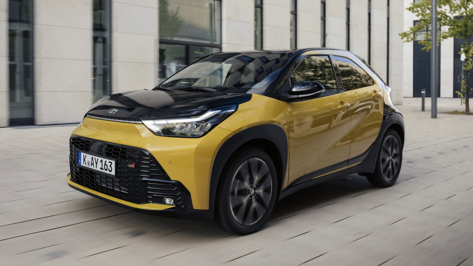 Toyota Aygo X Hybrid GR Sport - front