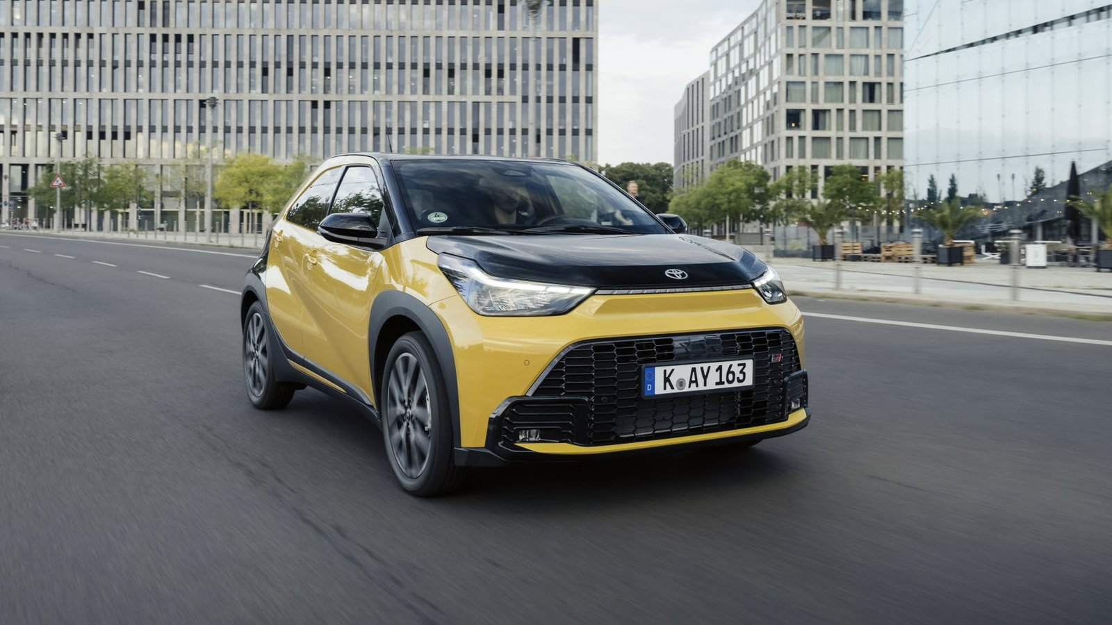 Toyota Aygo X Hybrid GR Sport - front