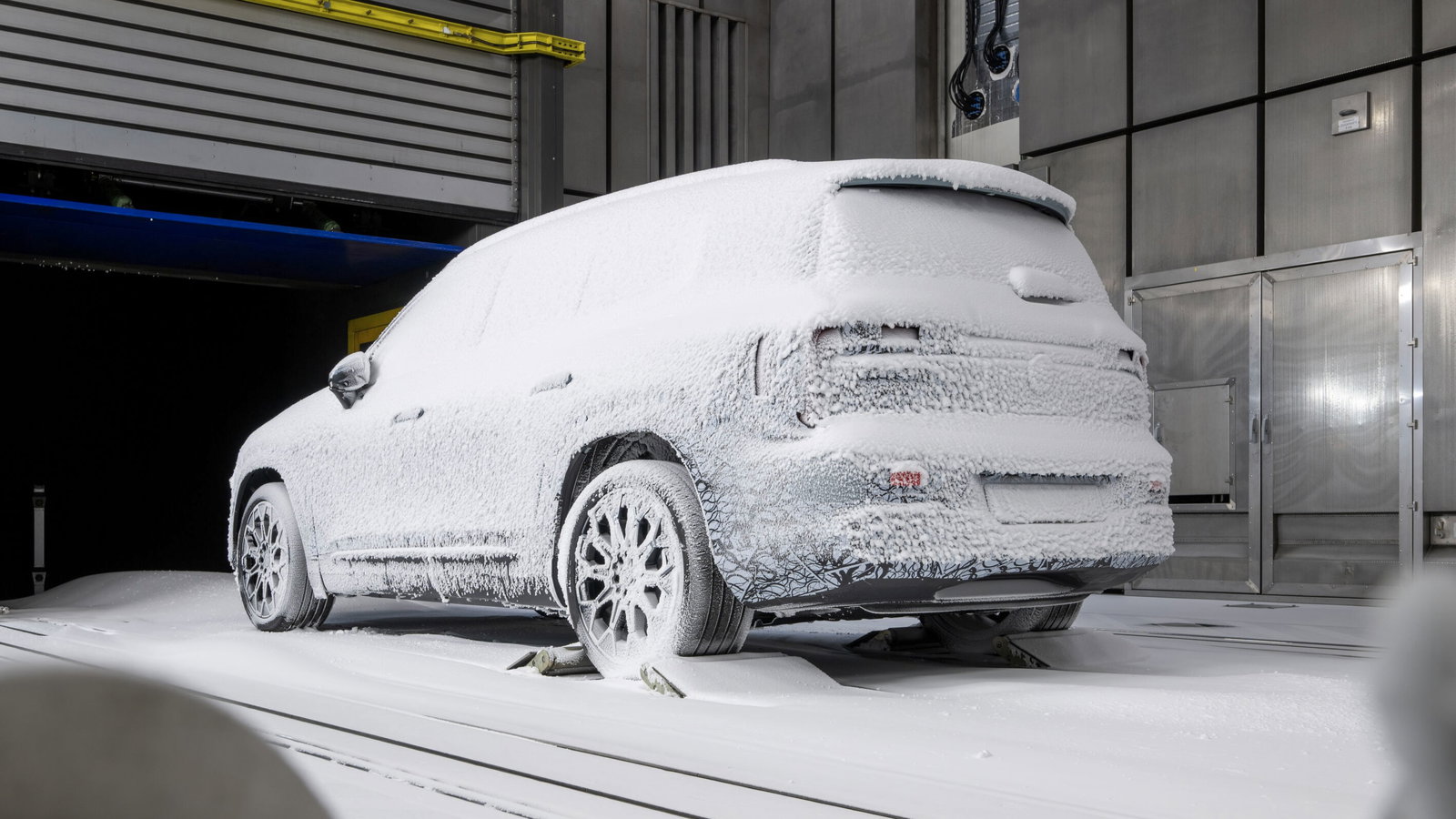 Mercedes GLB teaser - rear