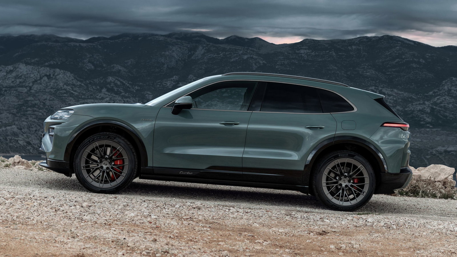 Porsche Cayenne EV - side