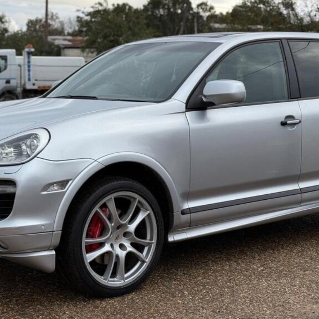 Porsche Cayenne GTS - front
