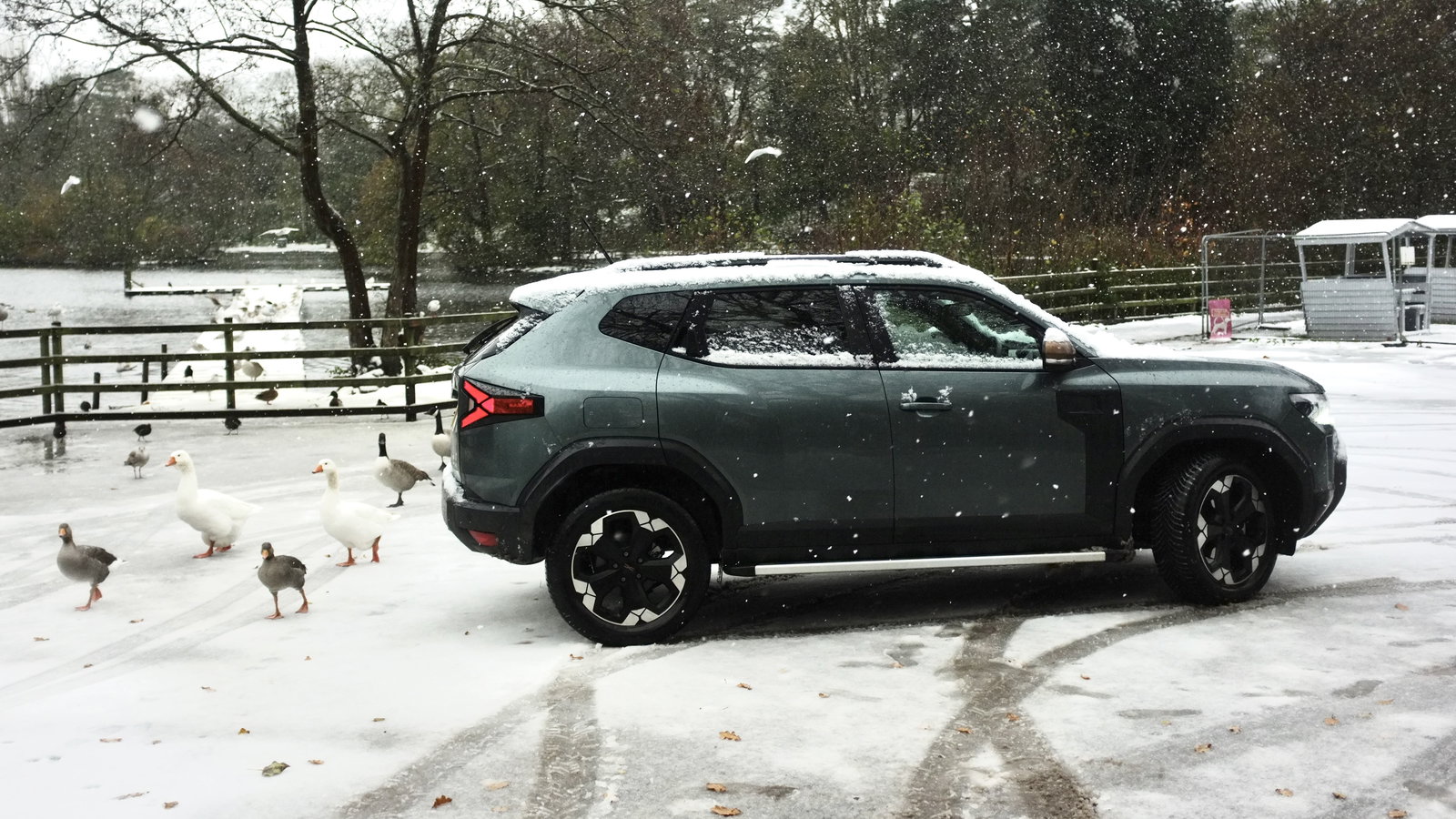 Dacia Duster 4x4 - side