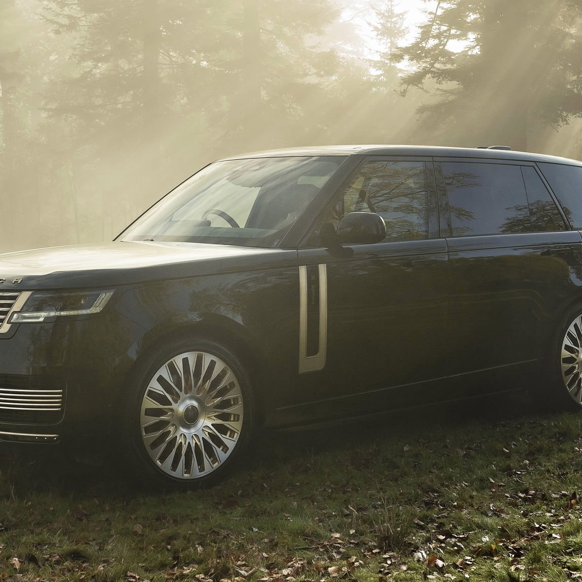 Range Rover Holland & Holland Edition by Overfinch - front