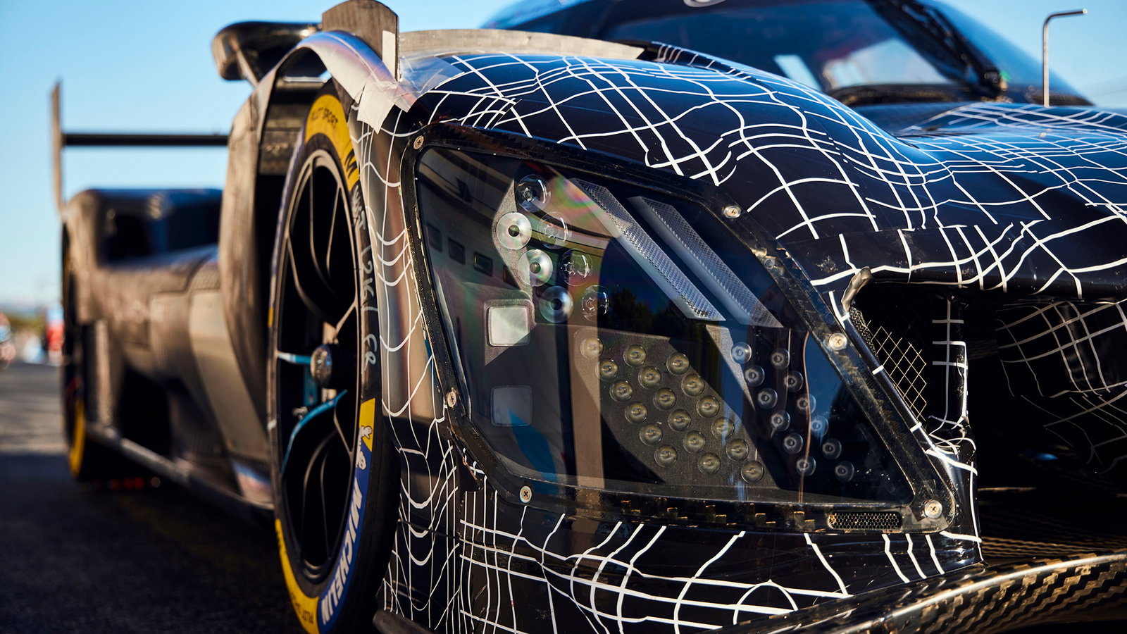 2026 BMW M Hybrid V8, headlight