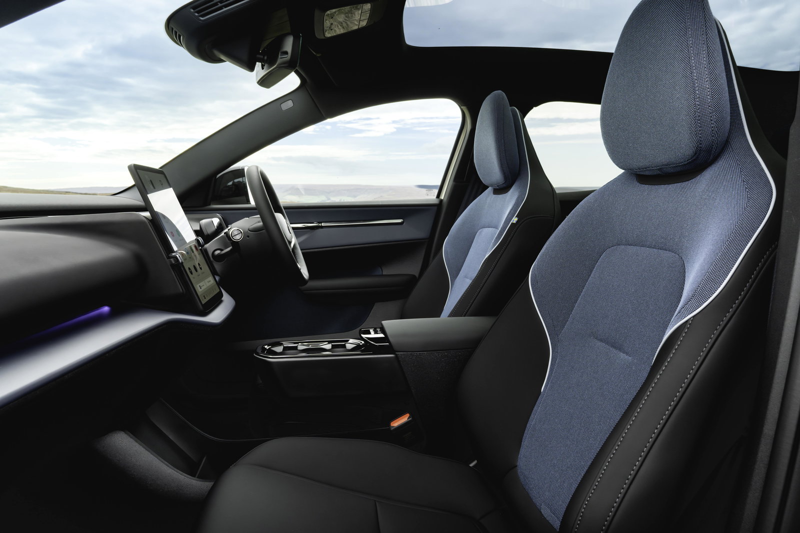 Volvo EX30 Cross Country - interior