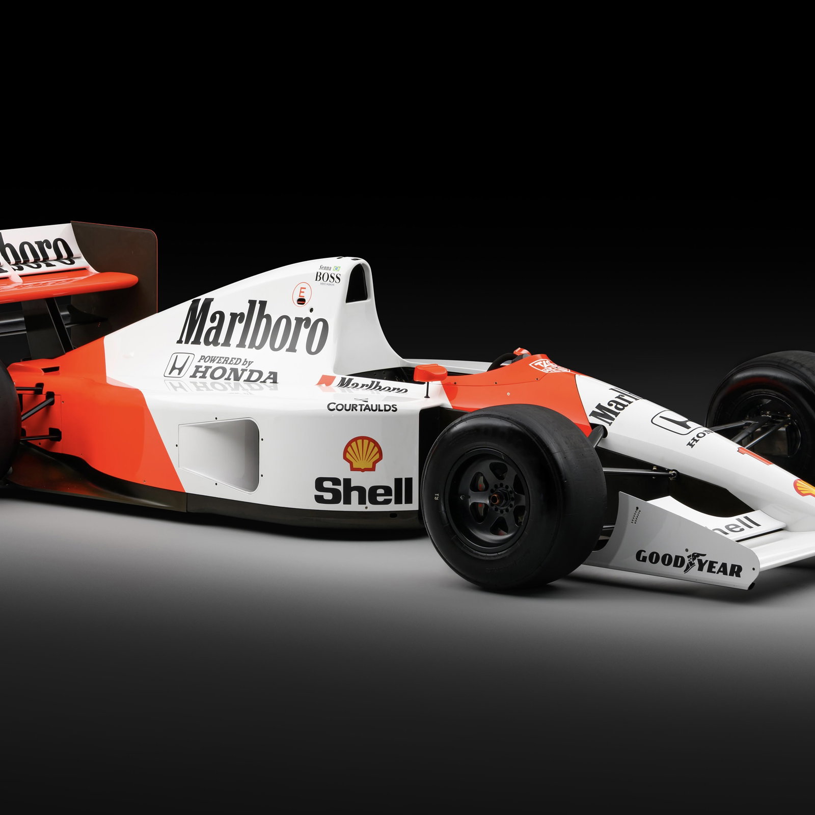 McLaren MP4/6 - front