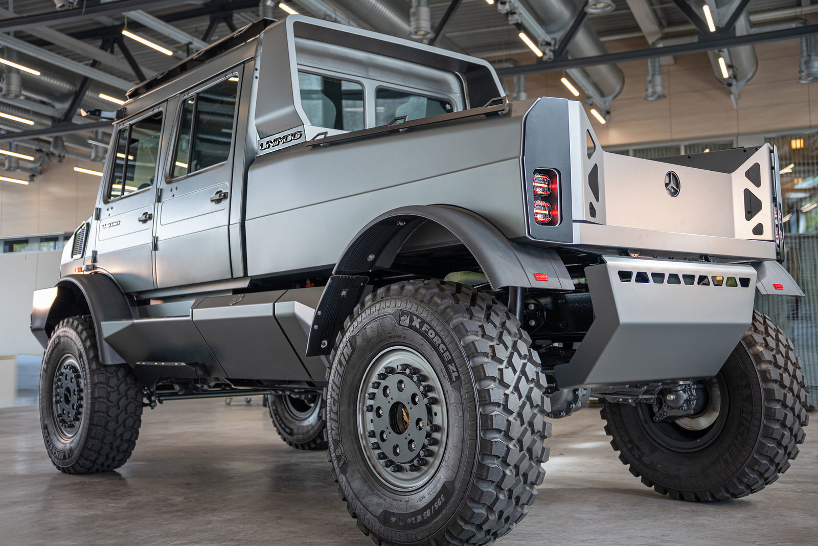 Luxury Mercedes Unimog - rear