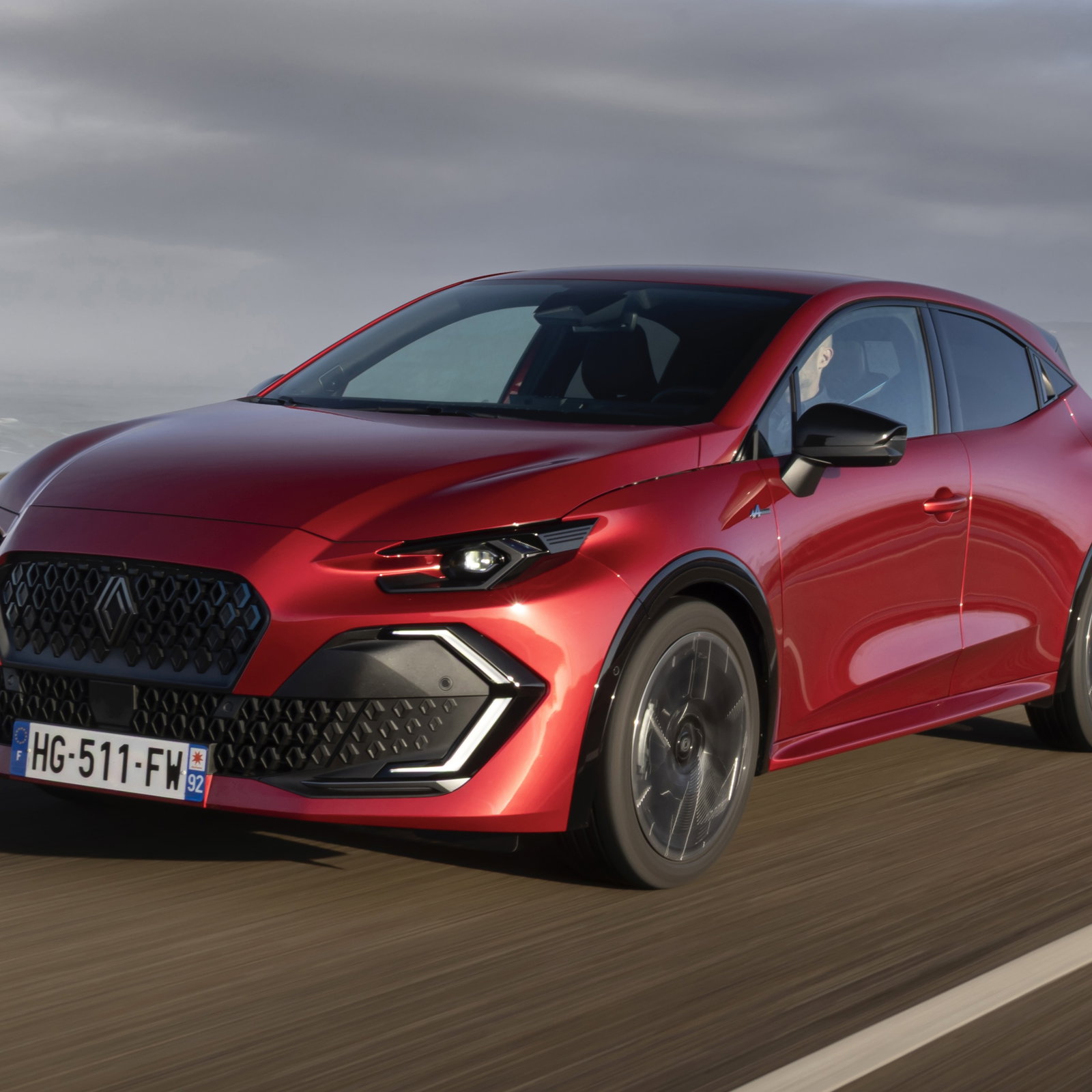 Renault Clio Mk6 - front, driving