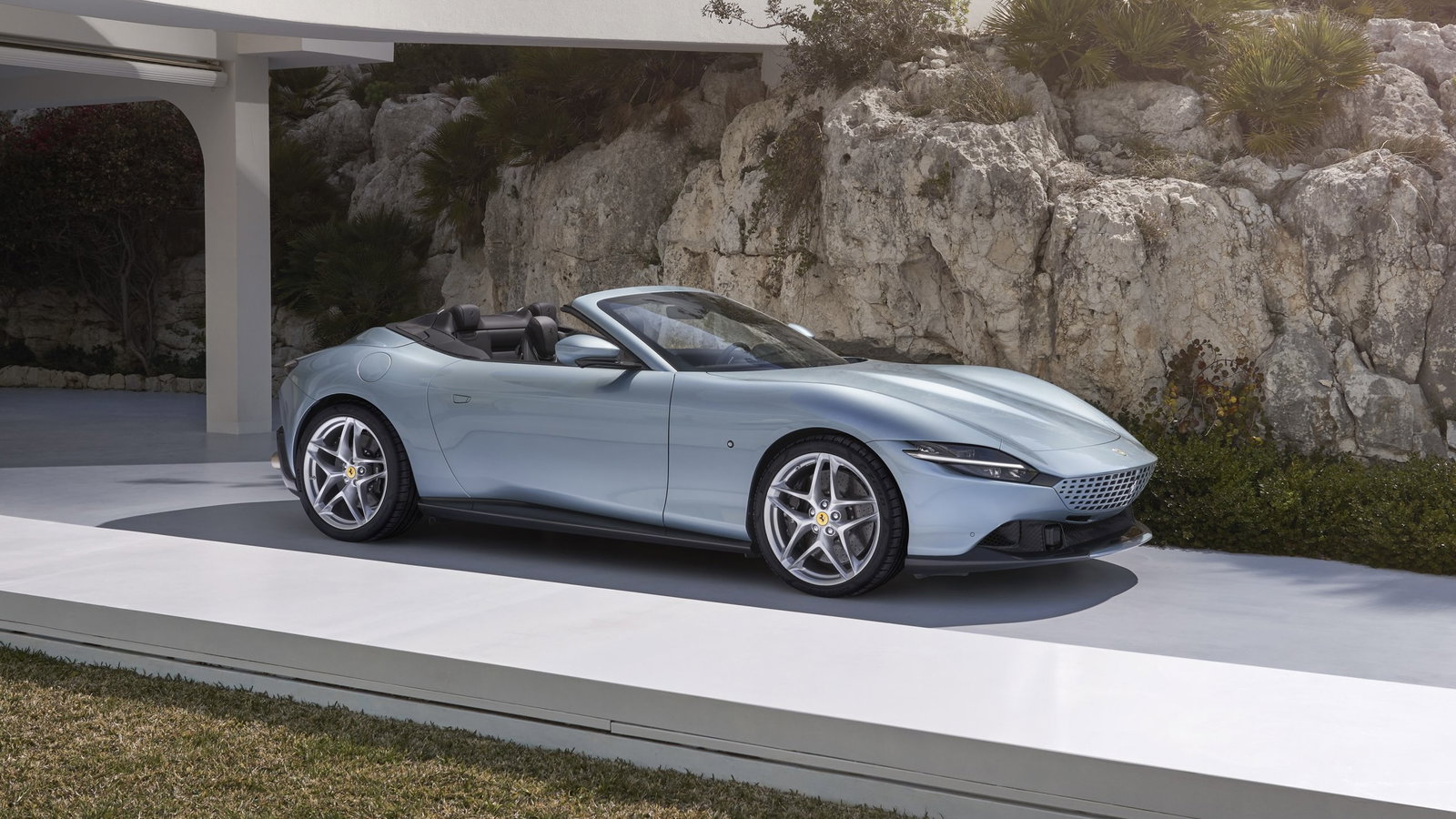 Ferrari Roma Spider