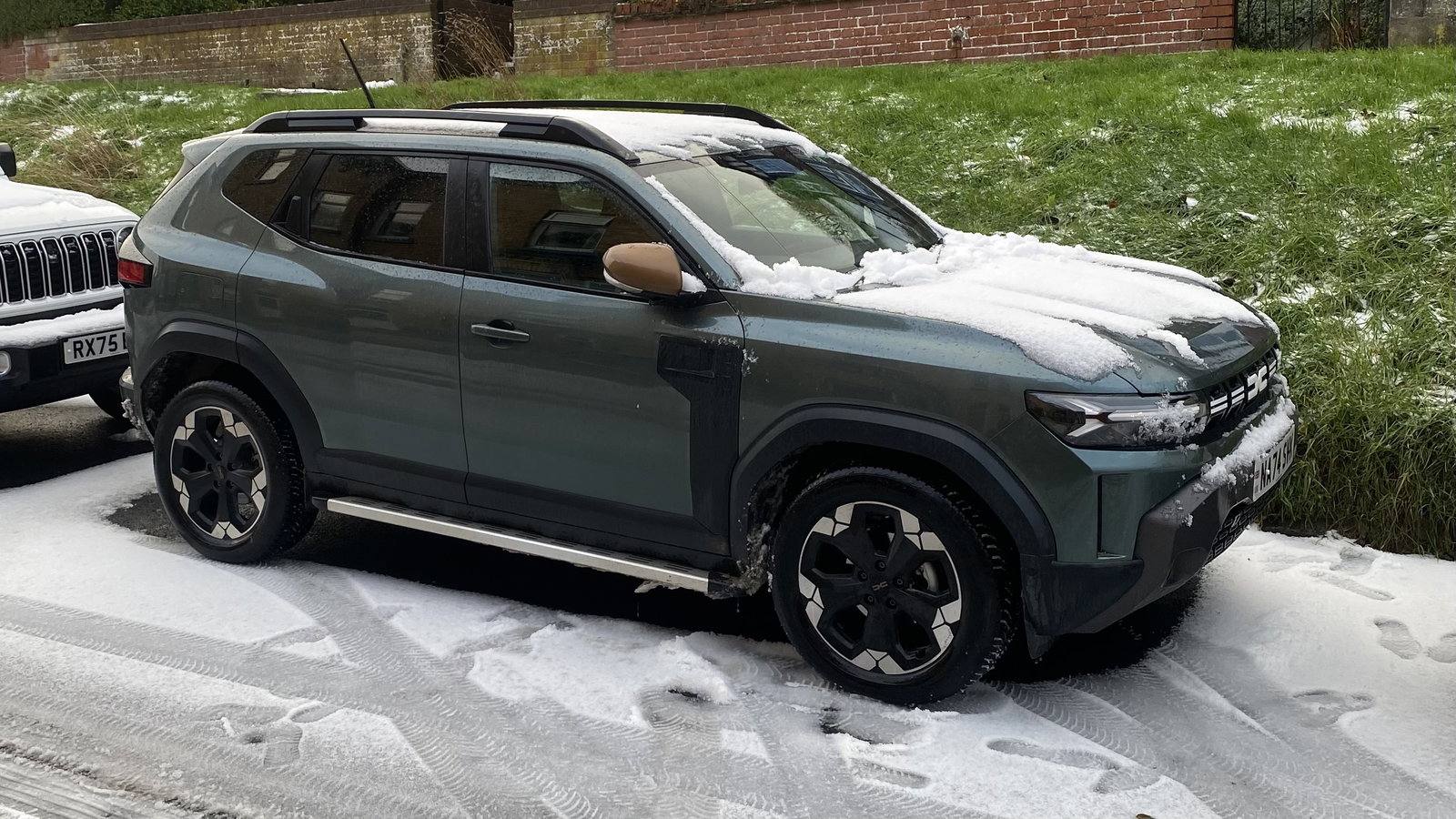 Dacia Duster - side