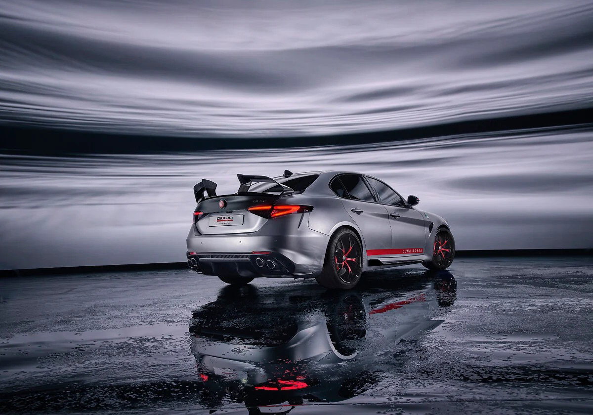 Alfa Romeo Giulia Quadrifoglio Luna Rossa