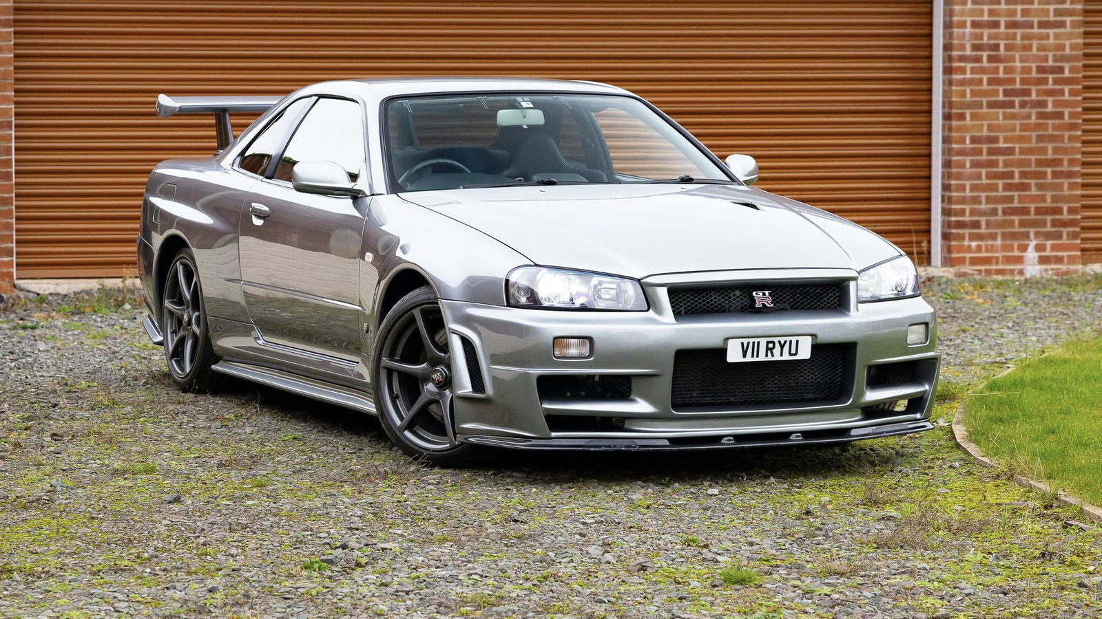 Nissan Skyline GT-R V-Spec II - front