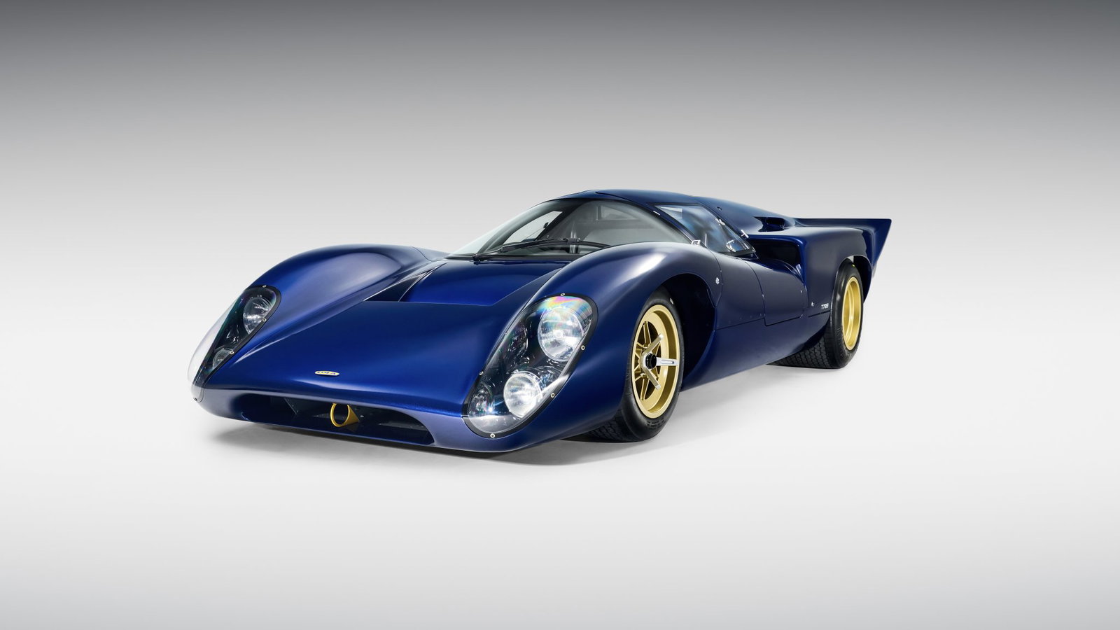 Lola T70S - front