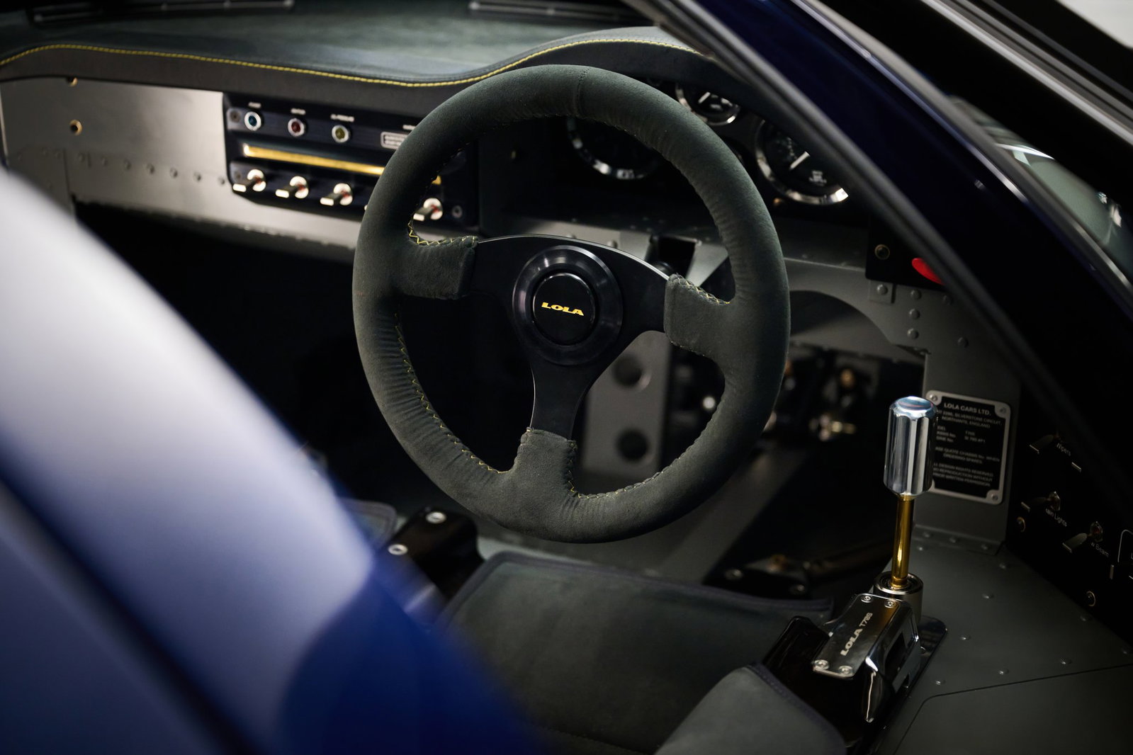 Lola T70S - interior