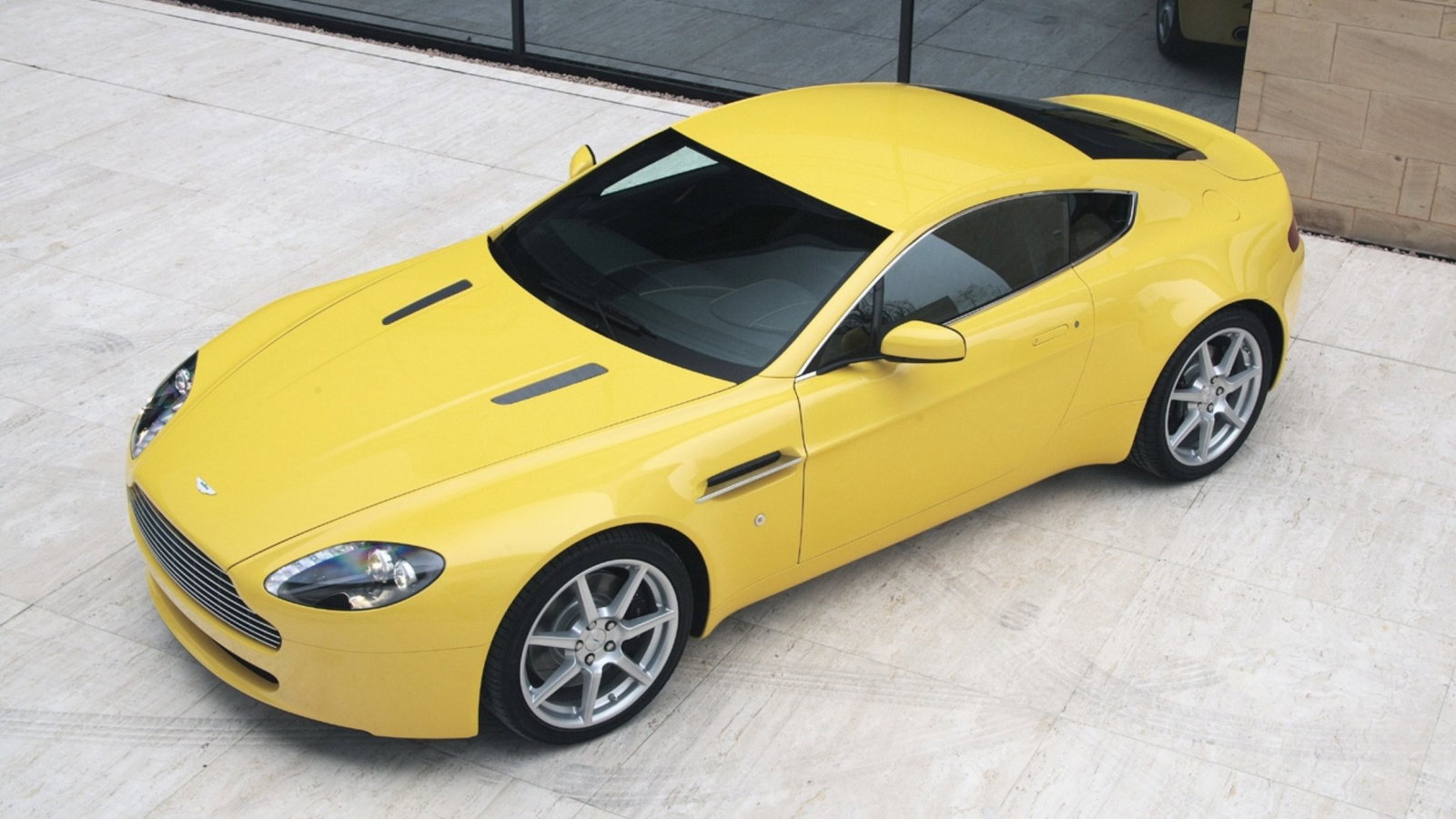 Aston Martin V8 Vantage