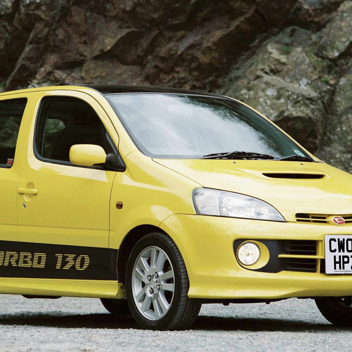 Daihatsu YRV Turbo 130 - front