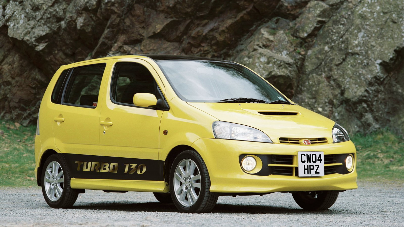 Daihatsu YRV Turbo 130 - front