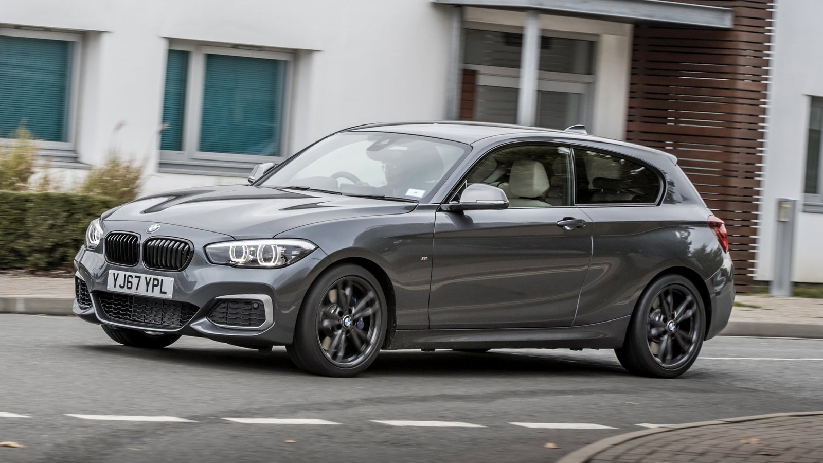 BMW M140i