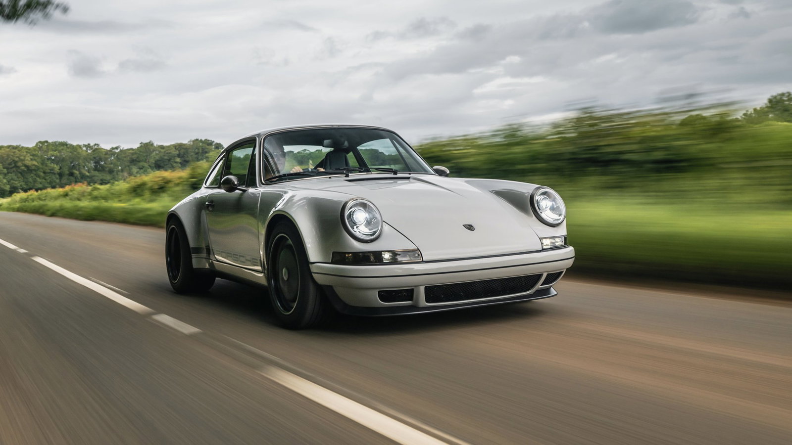 Theon Design carbon-bodied Porsche 911 restomod - front