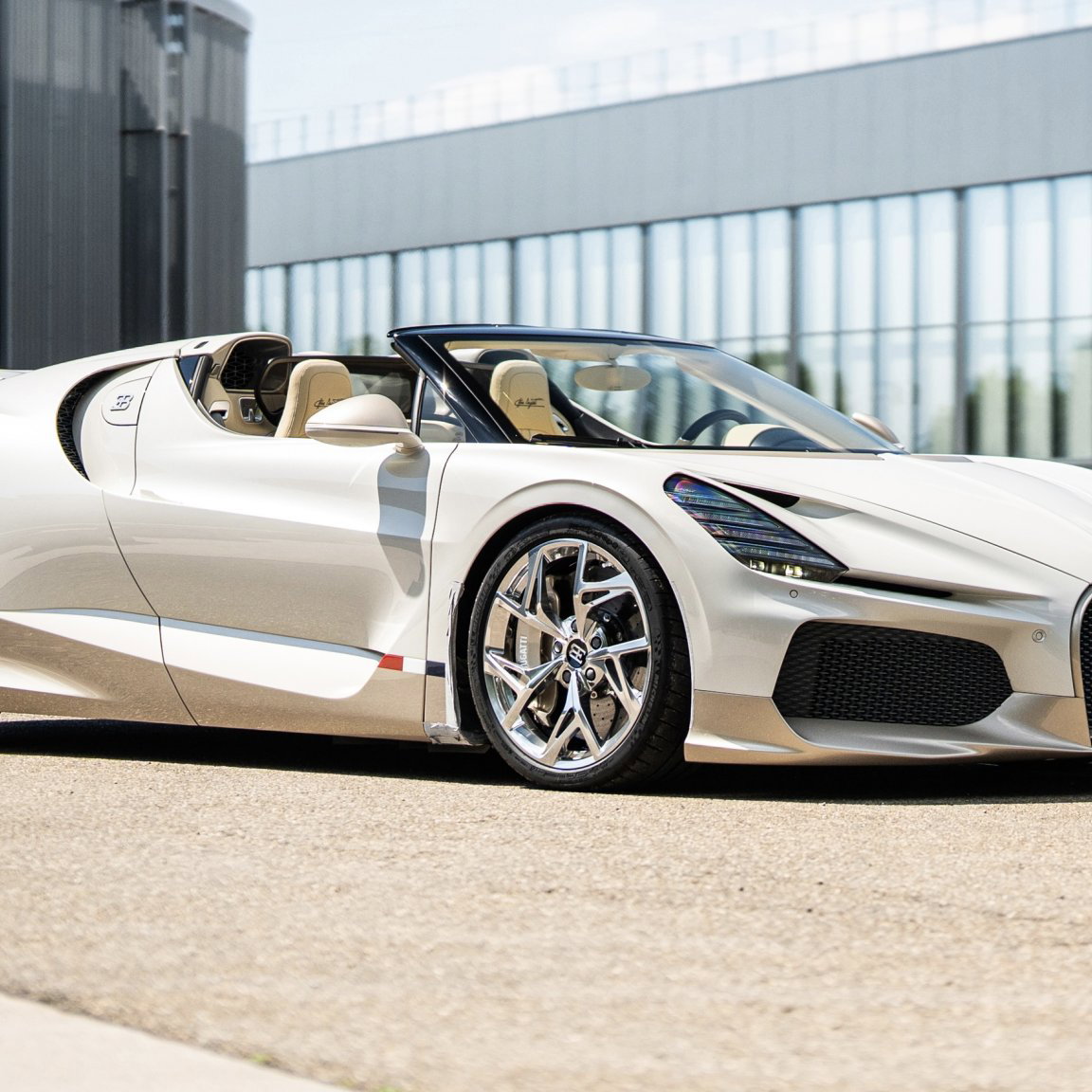 Final Bugatti Mistral - front