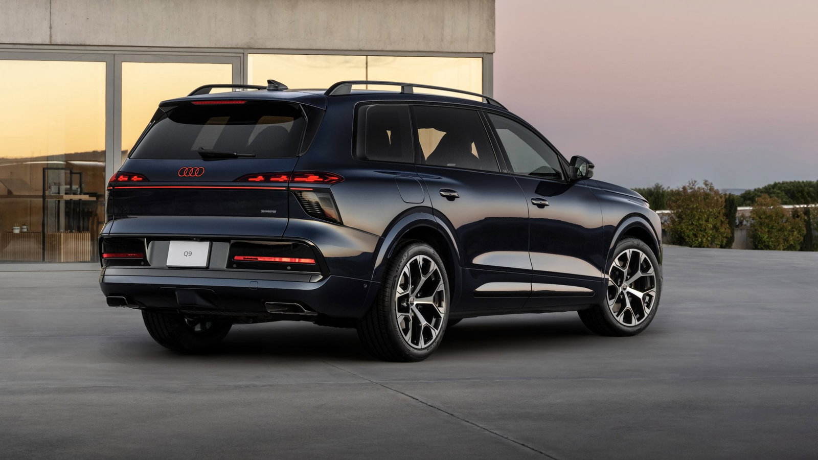Audi Q9 - rear