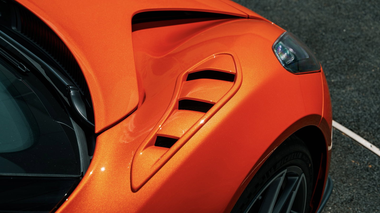 Lotus Emira 420 Sport - front detail