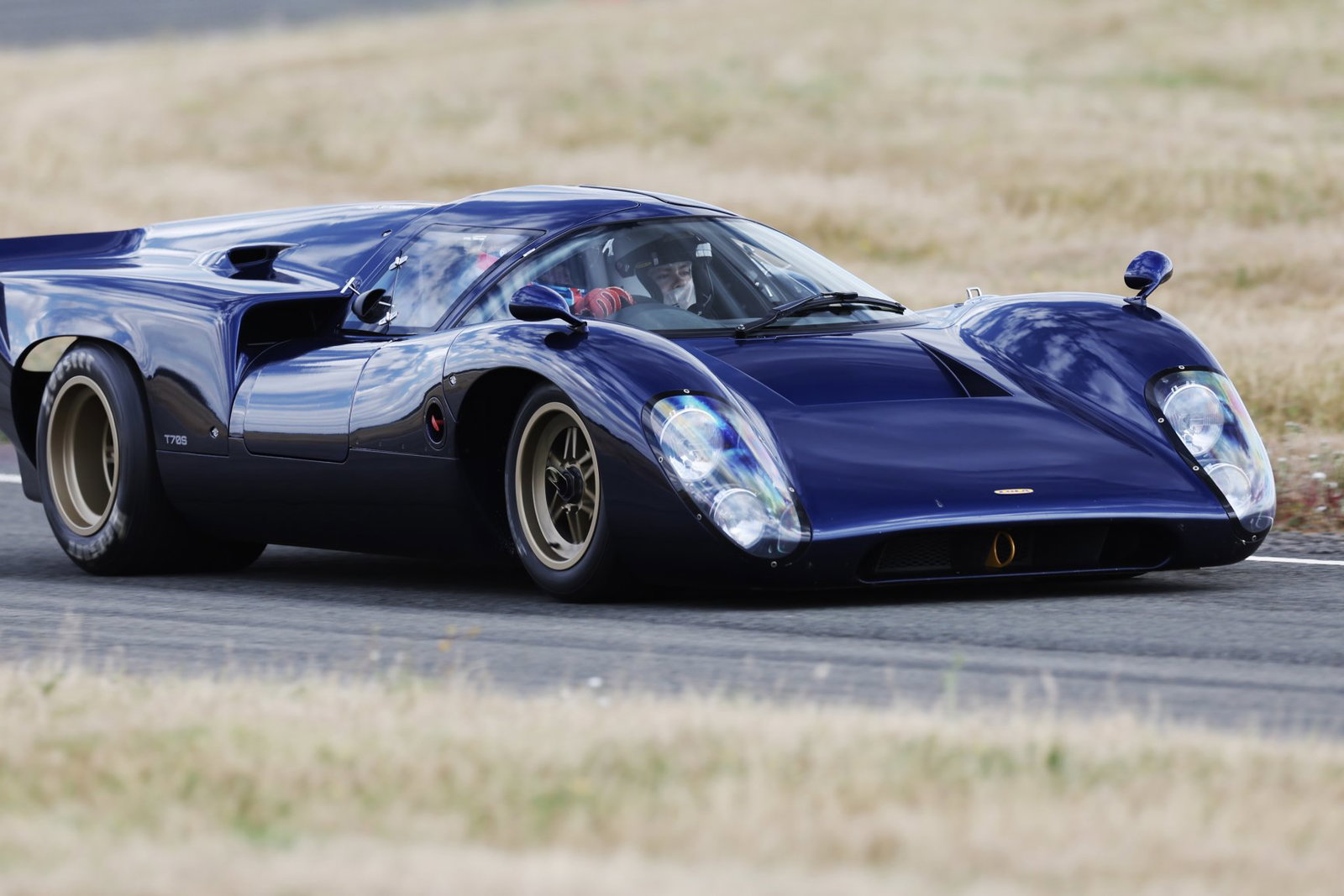 Lola T70S - front, driving