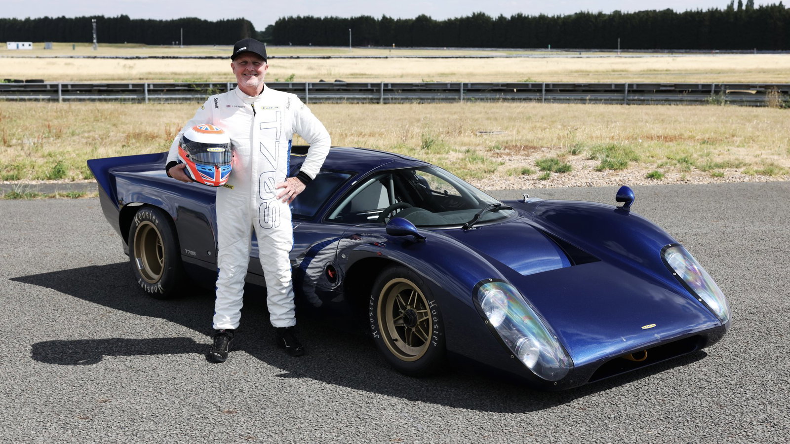 Johnny Herbert with the Lola T70S
